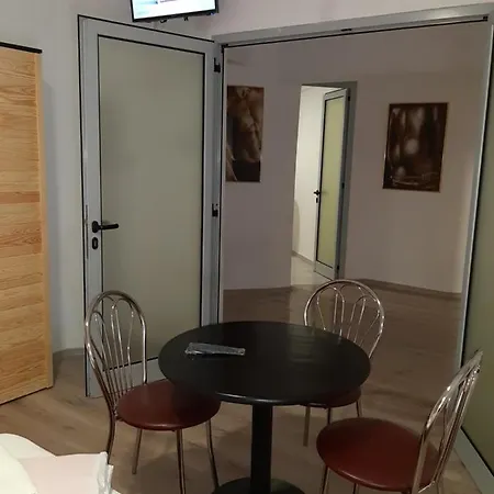 Carol 51 Хостел