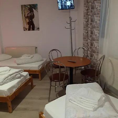 Carol 51 Auberge de jeunesse *