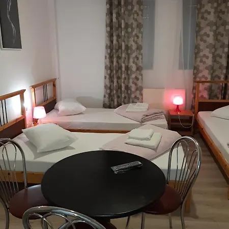 Carol 51 Auberge de jeunesse *
