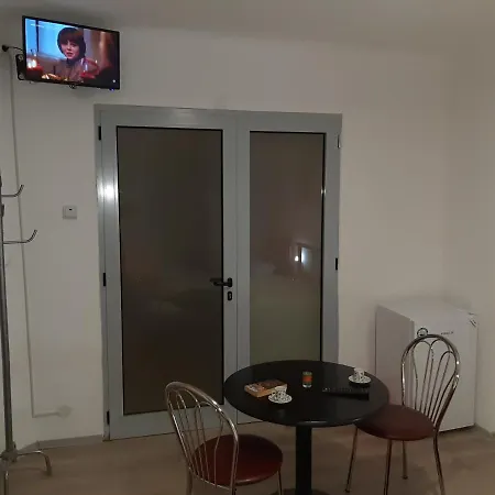 Auberge de jeunesse Carol 51 *
