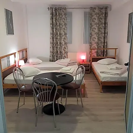 Carol 51 Hostel *