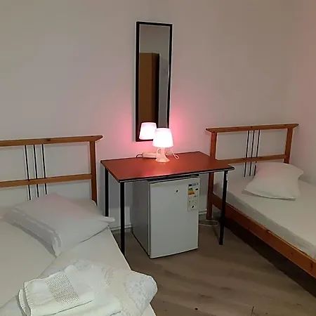 Carol 51 Hostel *