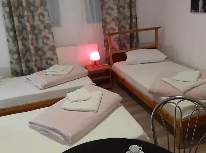 Carol 51 Hostal